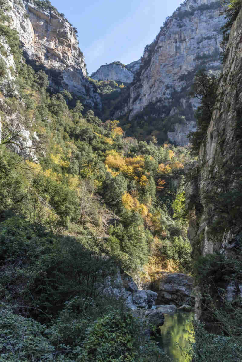 Huesca - parque nacional de Ordesa y Monte Perdido - valle de Añisclo 16 - cañon de Añisclo - desfiladero de las Cambras.jpg